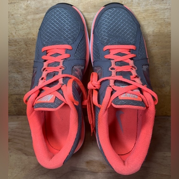 Nike Dual Fusion Womens Size 7 Running Shoes Sneakers Gray Coral 657498-001 - Picture 6 of 10